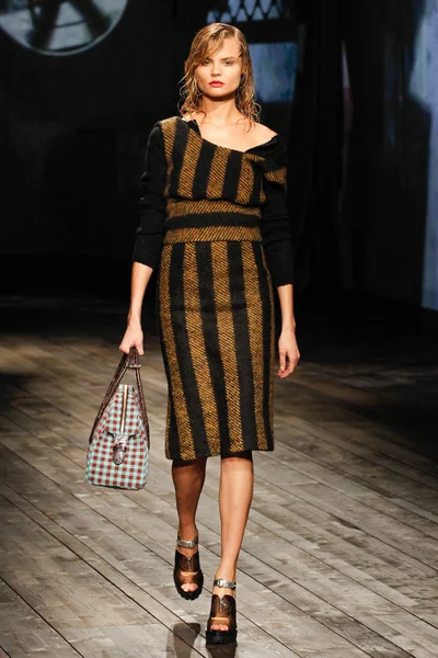 Look 9